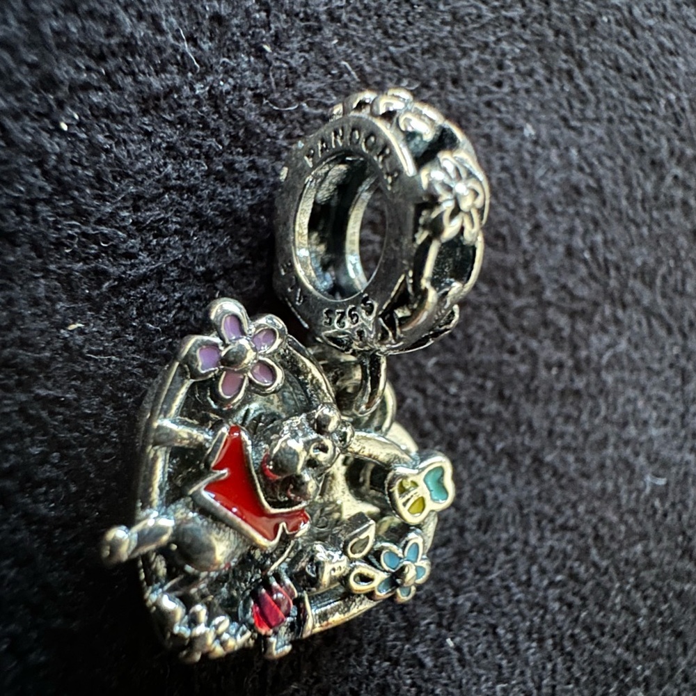 Disney x PANDORA Winnie The Pooh & Piglet Dangle Charm - Picture 3 of 4